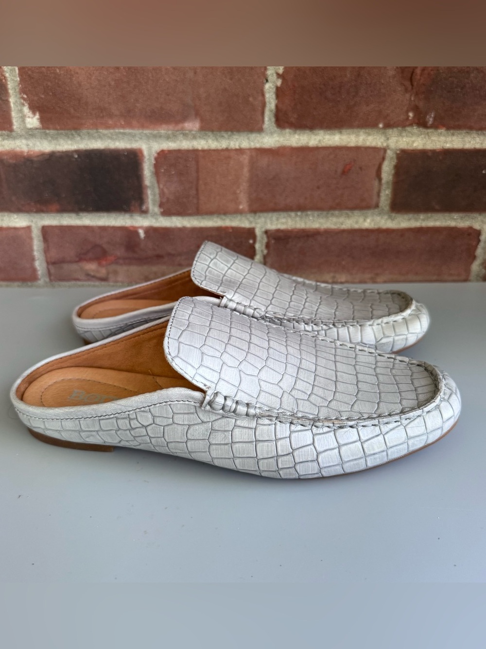 Born Women’s US 8M Gray Croc Embossed Leather Mule Loafers Slip On Comfort Shoes